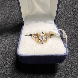 Real 10k Solid Gold with Natural Diamonds Women's Ring size 7